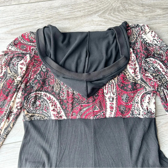 Frank Lyman  Paisley Pattern Hooded Sweater Dress Made in Canada - Picture 15 of 16